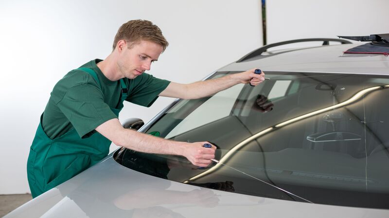 Enhance your driving experience with Car Window Tinting Orlando for cooler and safer rides